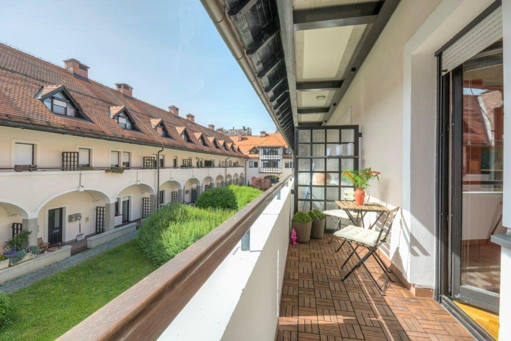 Apartments Fine Ziherlova Любляна Екстер'єр фото